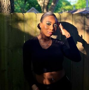 Meet your Posher, Alicia